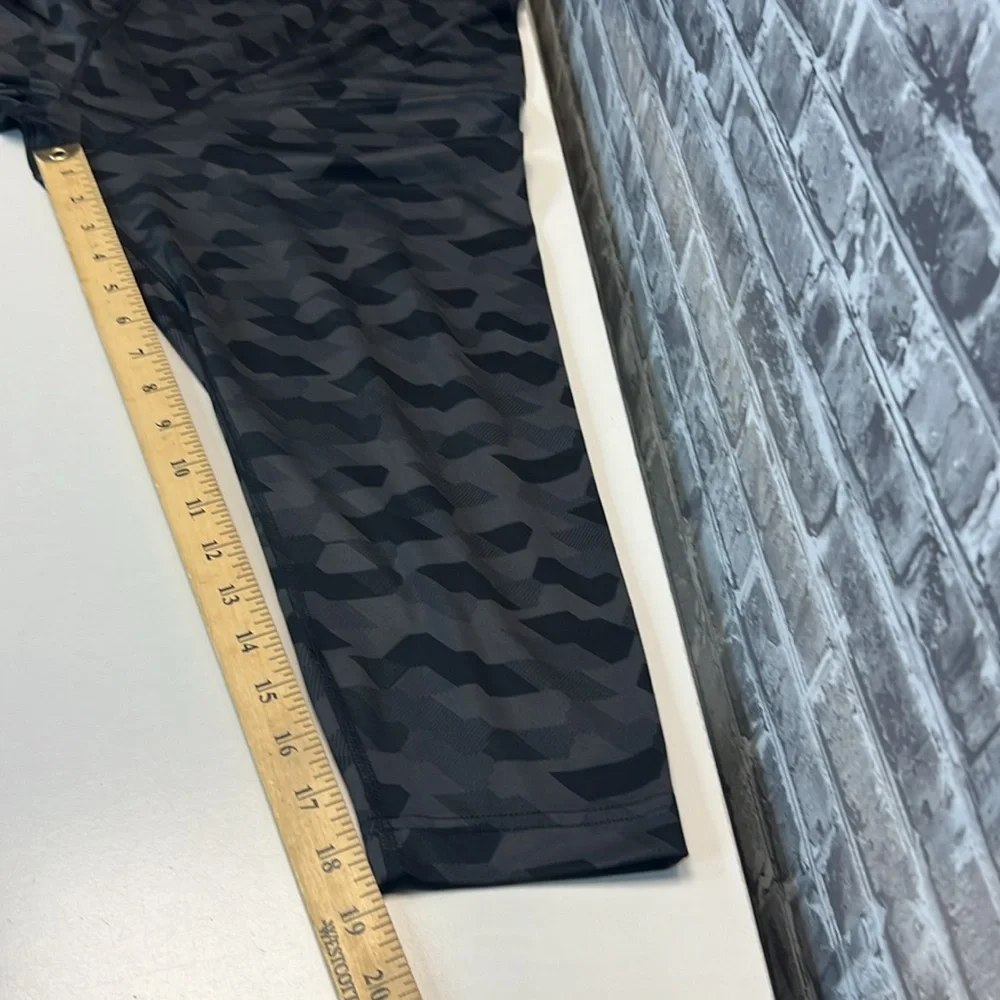 Under Armour compression leggings‎